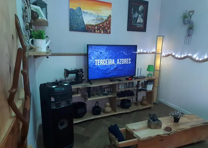 Chalet Dad's Cave Sublime